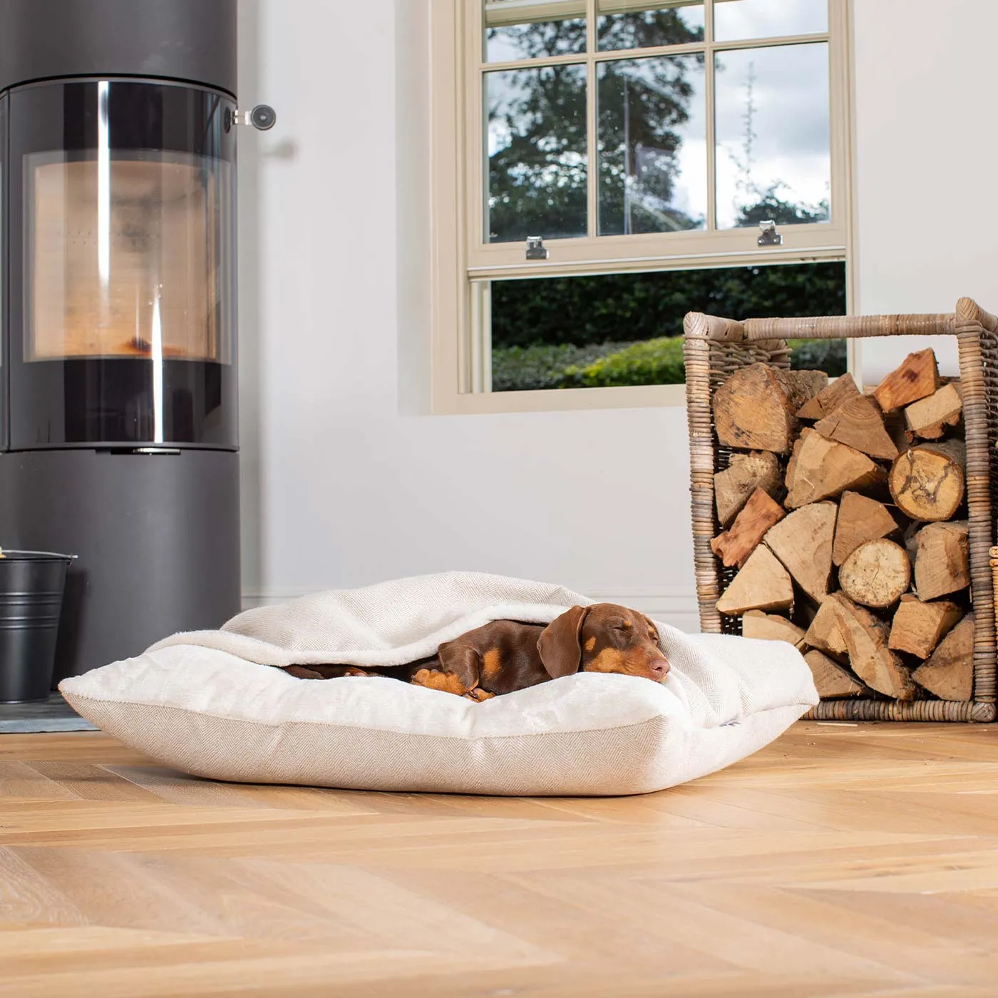 Sleepy Burrows Bed in Natural Herringbone by Lords & Labradors
